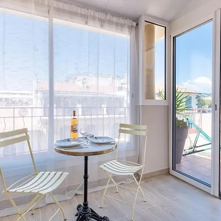 Lamartine - W Terrace And Ac Very *